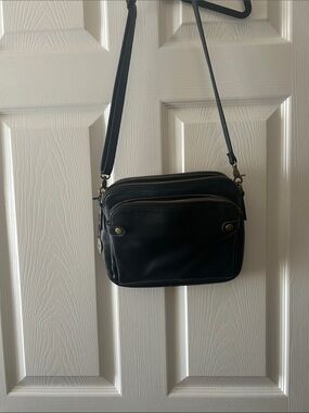 Minooy The Bali black leather three layer crossbody